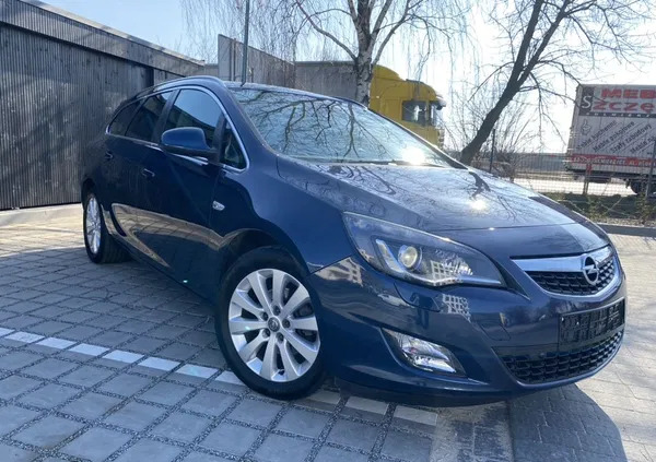 opel Opel Astra cena 29900 przebieg: 187000, rok produkcji 2012 z Września